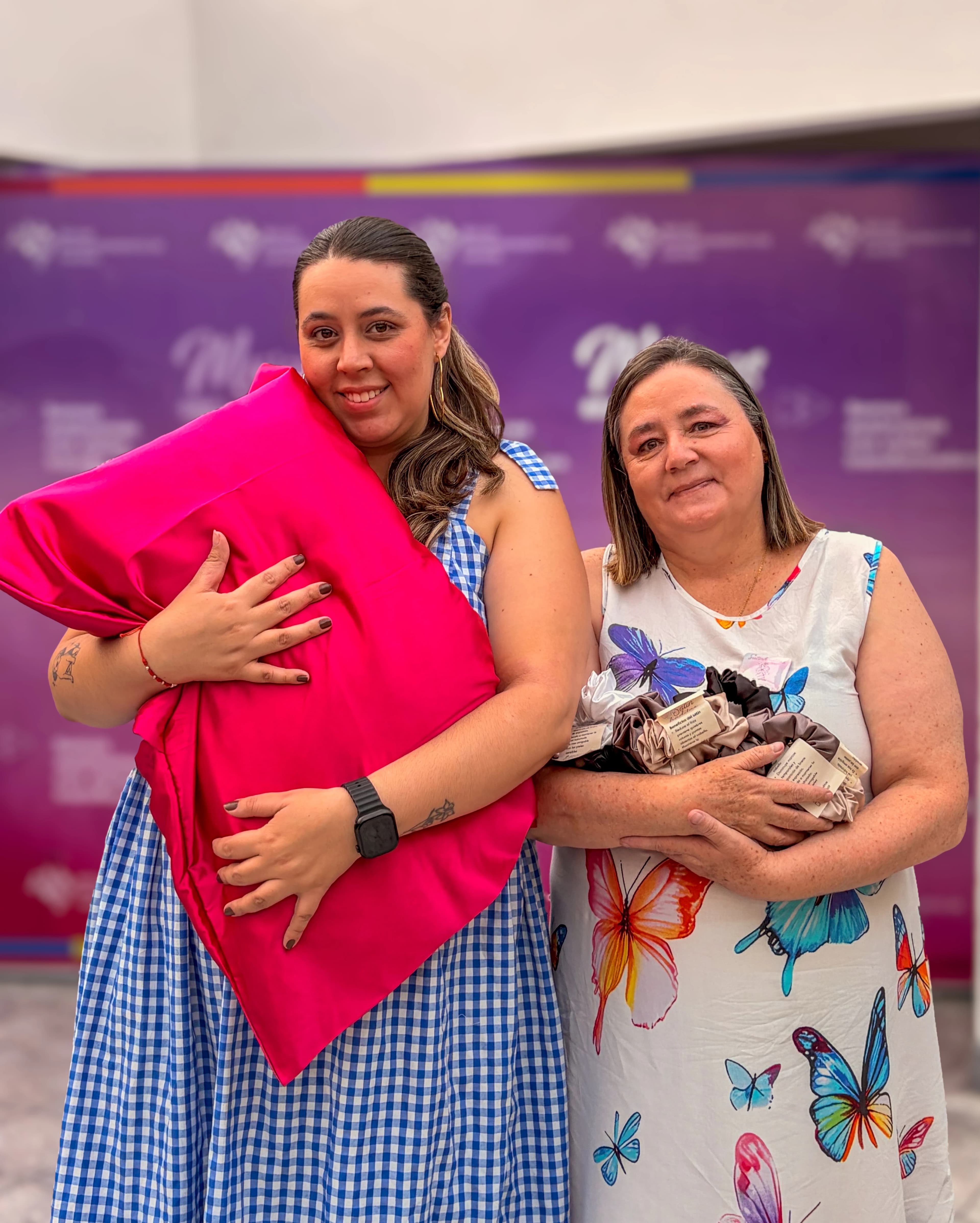 Claudia Patricia Chávez y Maria Camila Ospina — Satinhaditas