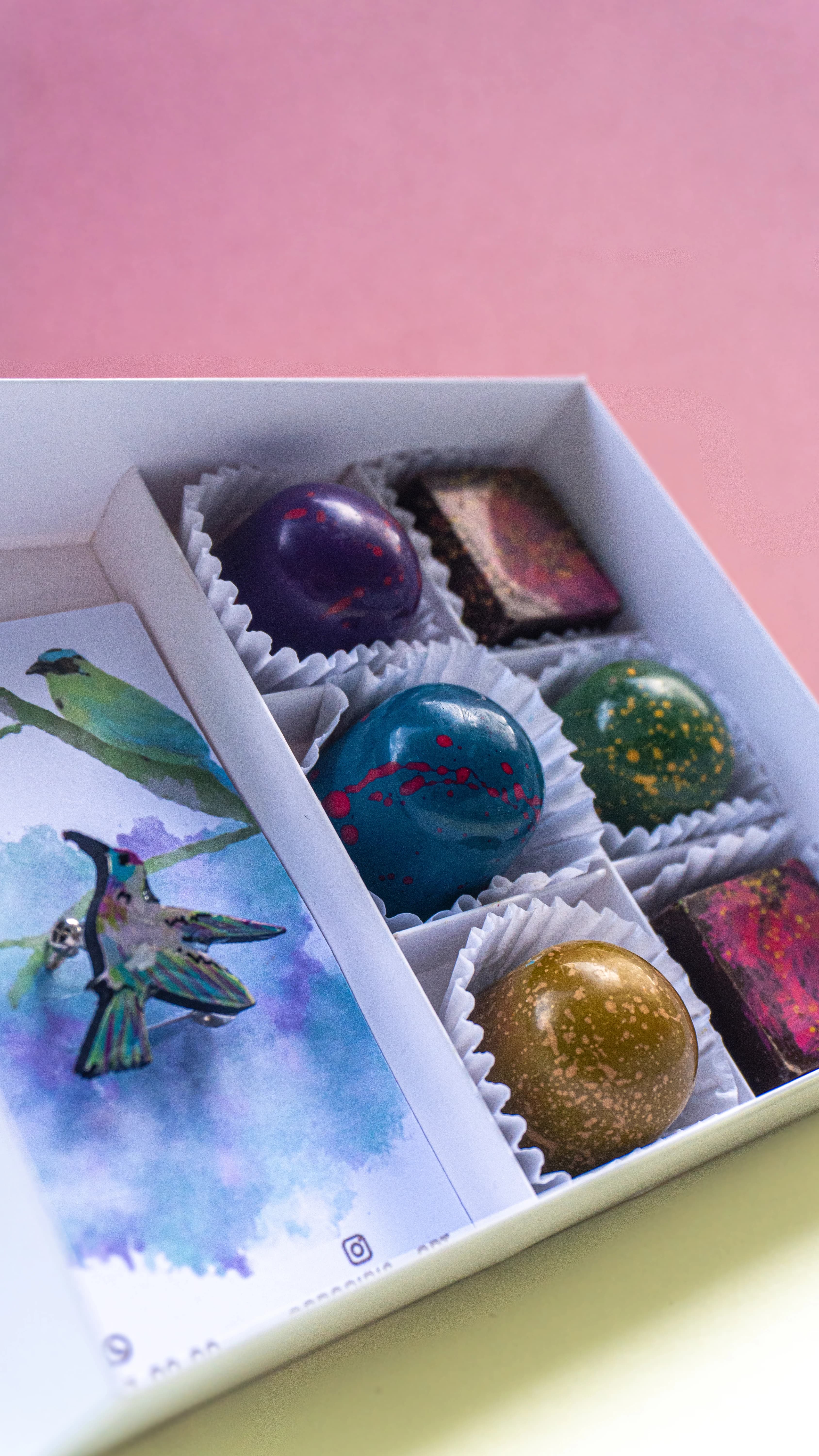 Caja colibrí con chocolates Choquarte