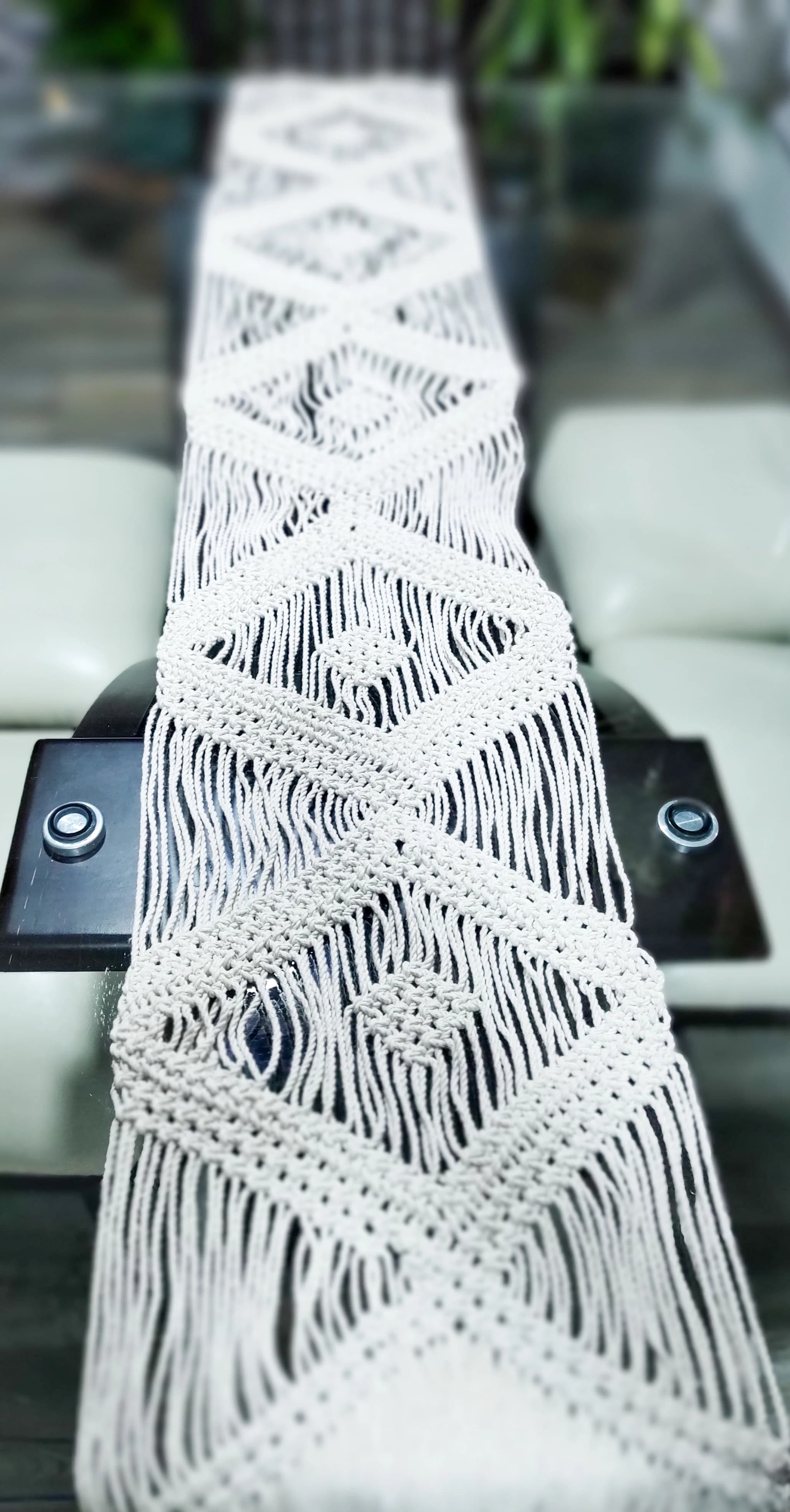 Camino de Mesa en Macramé Homi